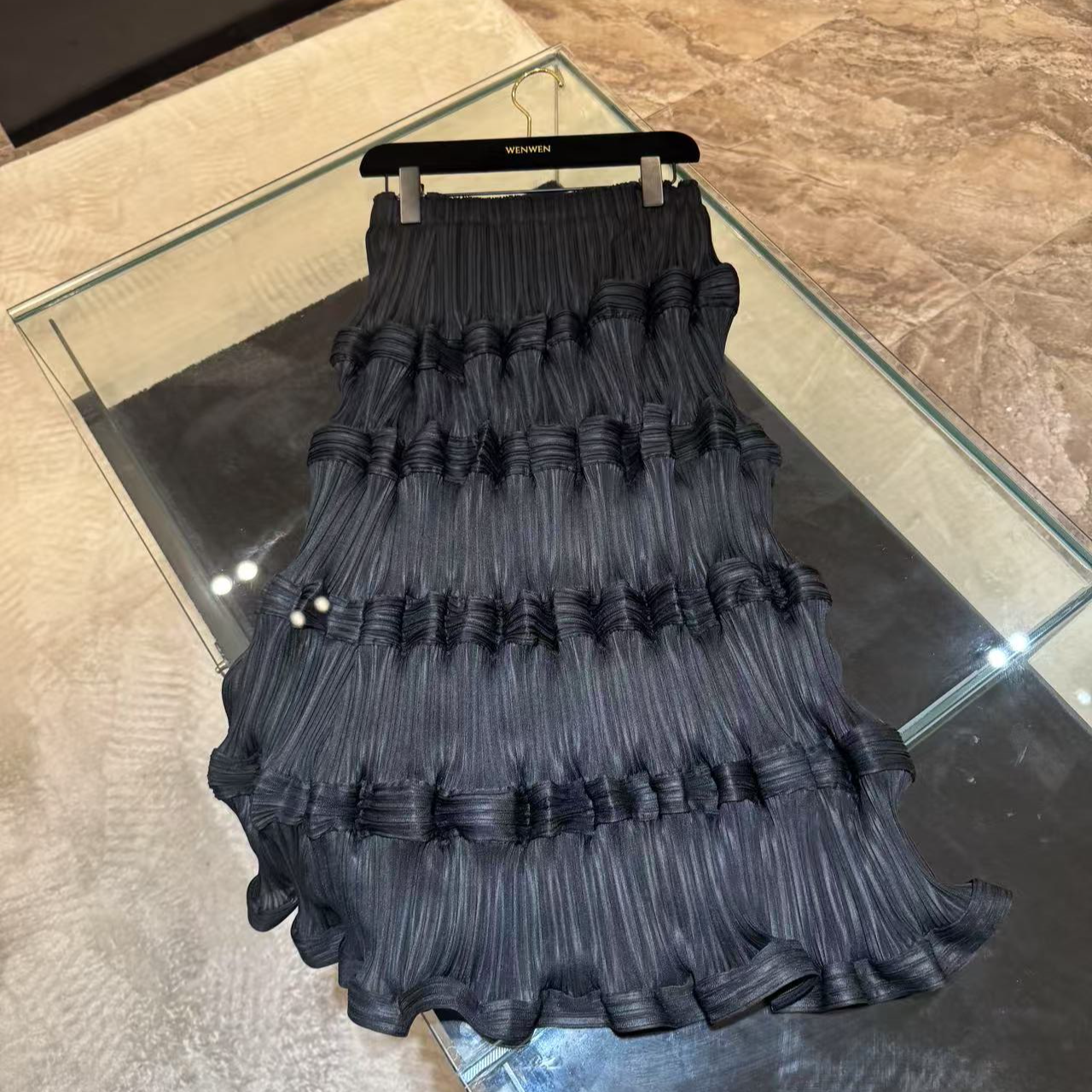 WW2025新款女士时尚百搭黑色重工半身裙W201117