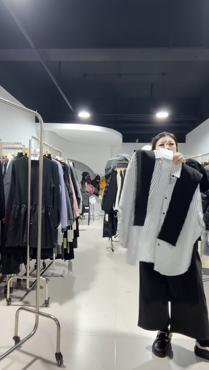 943-衬衫套装····