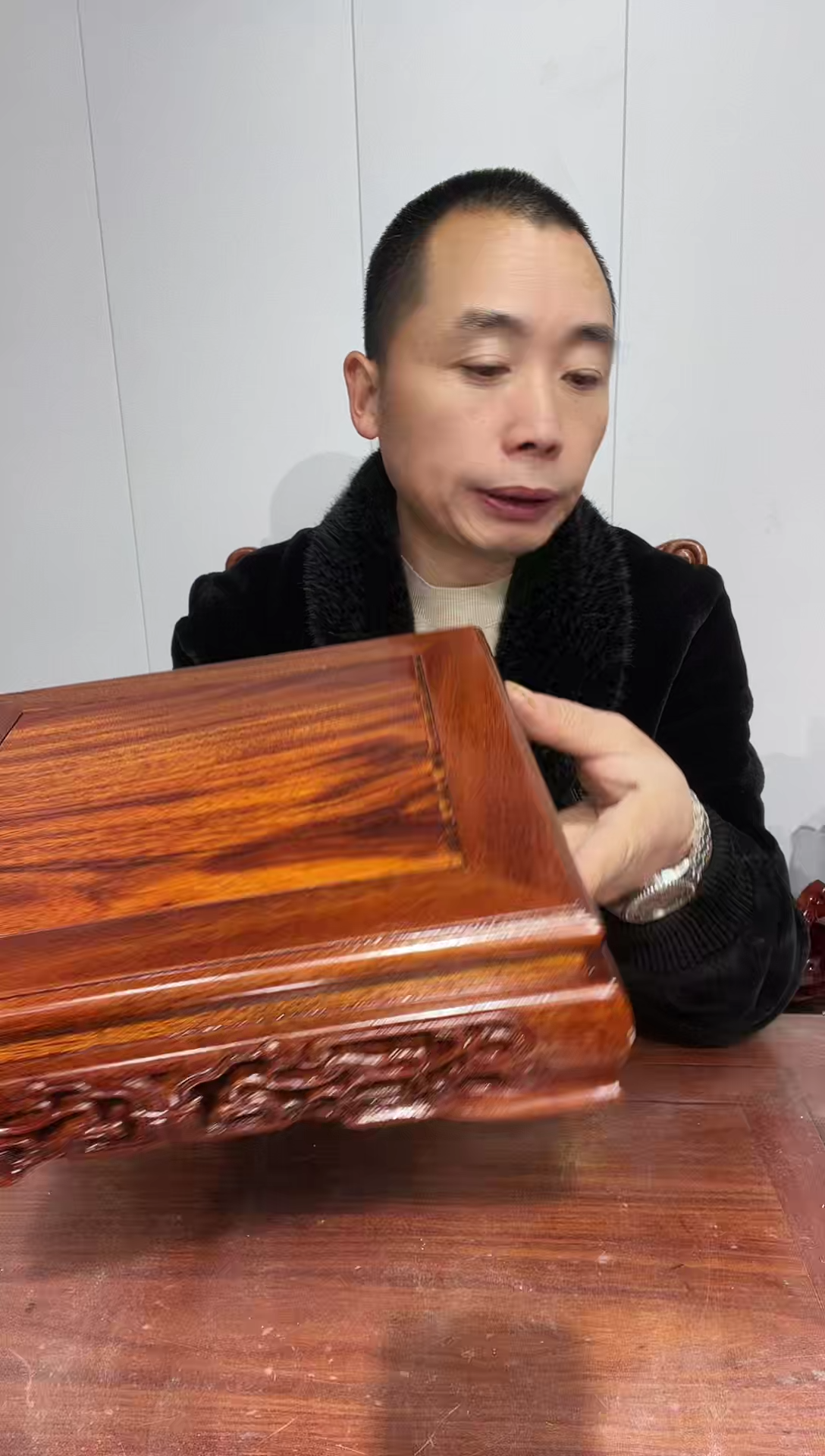 木老花正方25*25*7镂空雕花