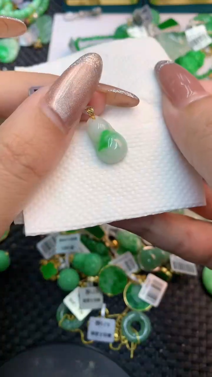 颈饰未镶嵌翡翠1