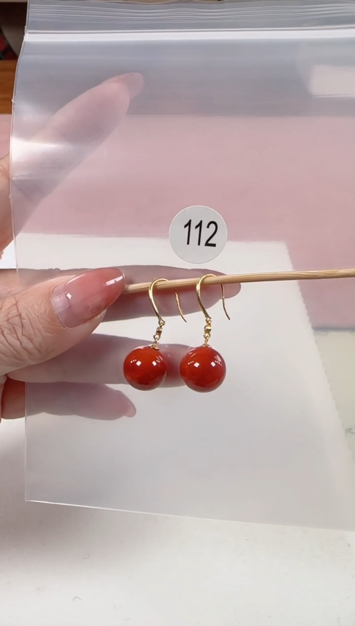 南红玛瑙18K金镶嵌耳饰原矿无优化无裂耳饰
