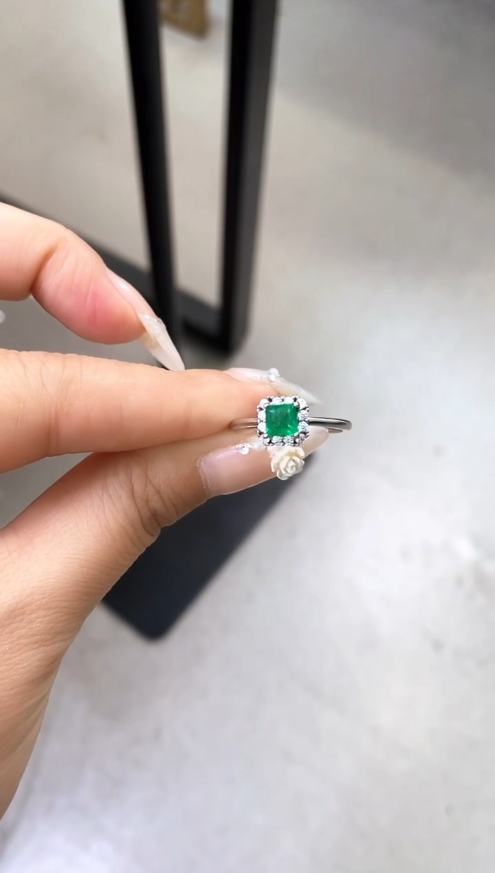 【闪购商品】祖母绿戒指银S925镶嵌天然祖母绿戒指