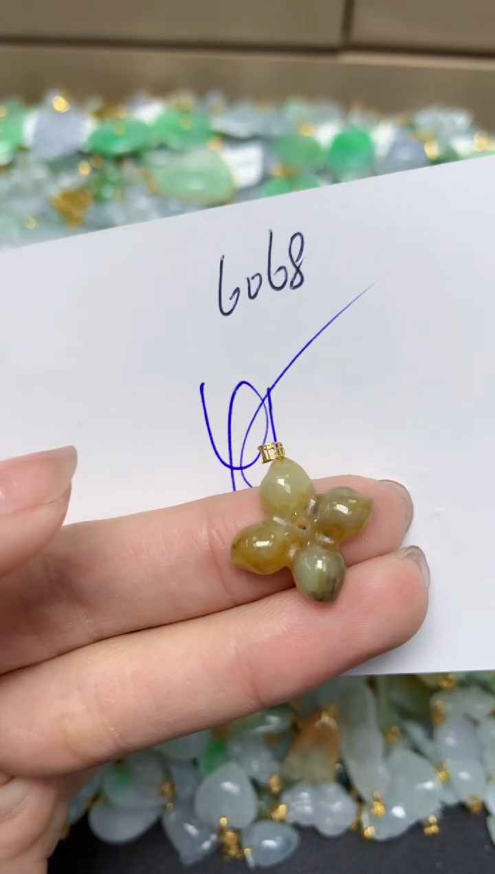 【闪购商品】翡翠颈饰18K金镶嵌天然翡翠A货