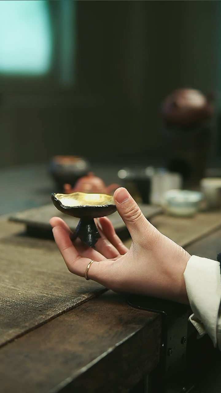 【闪购商品】张小恒陶泥三足黑金烛台