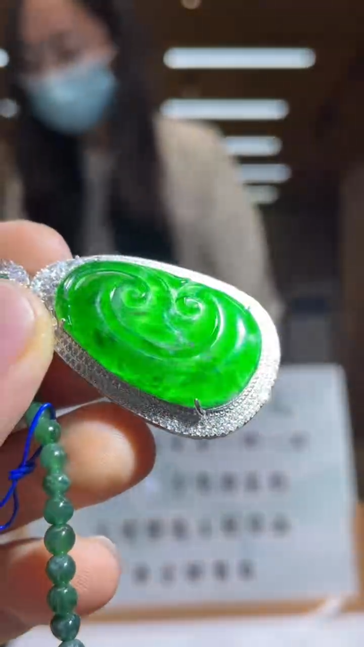 翡翠未镶嵌颈饰**********810