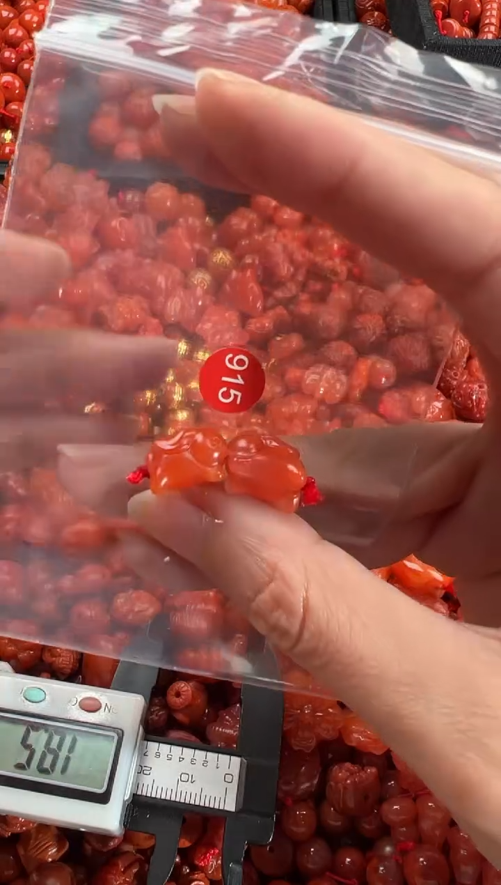 【闪购商品】南红玛瑙颈饰未镶嵌1