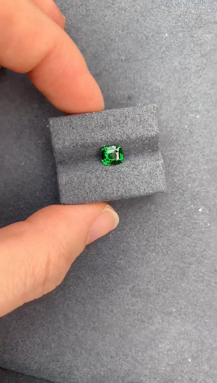【闪购商品】石榴石（沙弗莱）裸石未镶嵌1ct沙弗莱