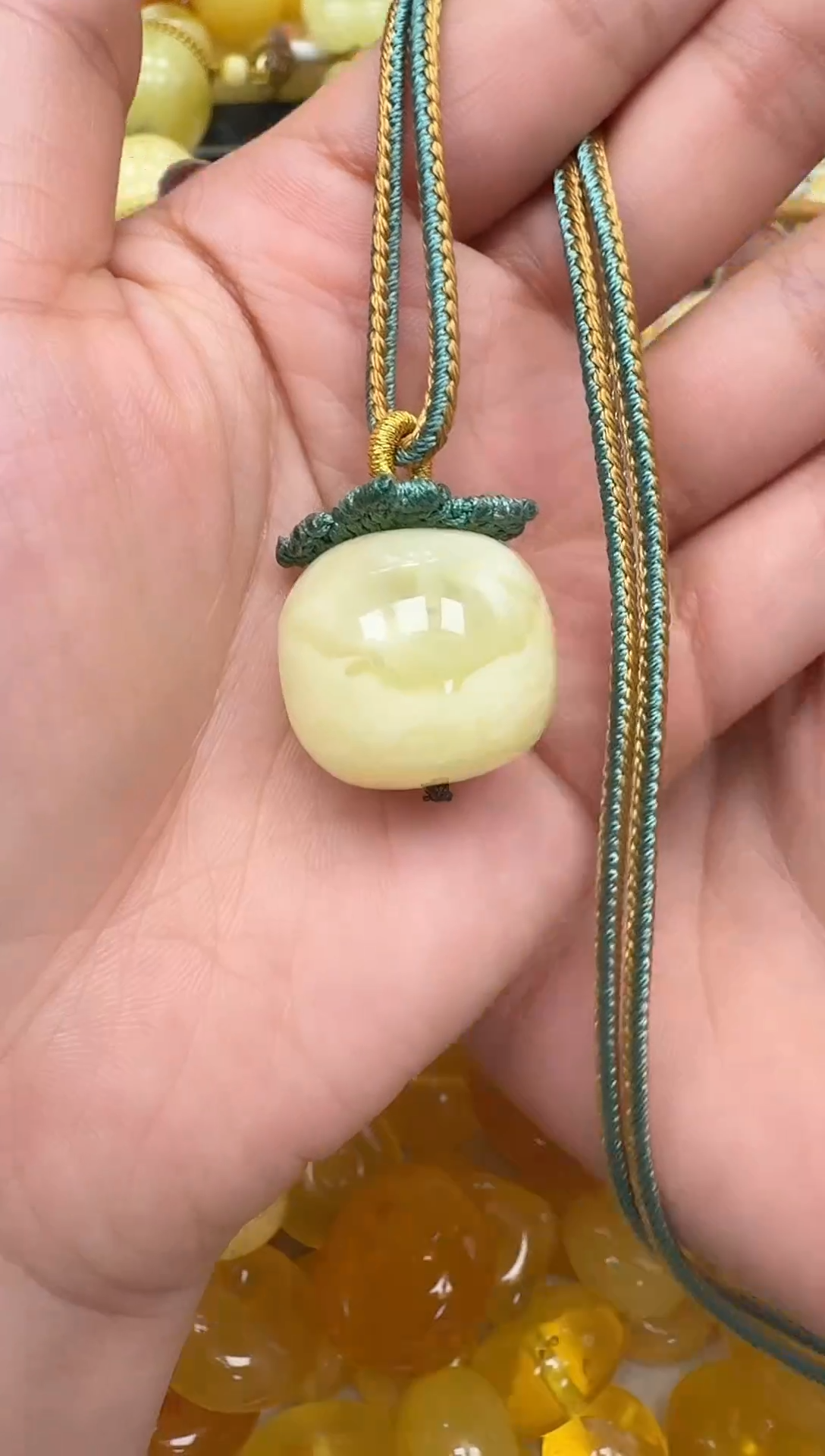 裸石琥珀未镶嵌如图