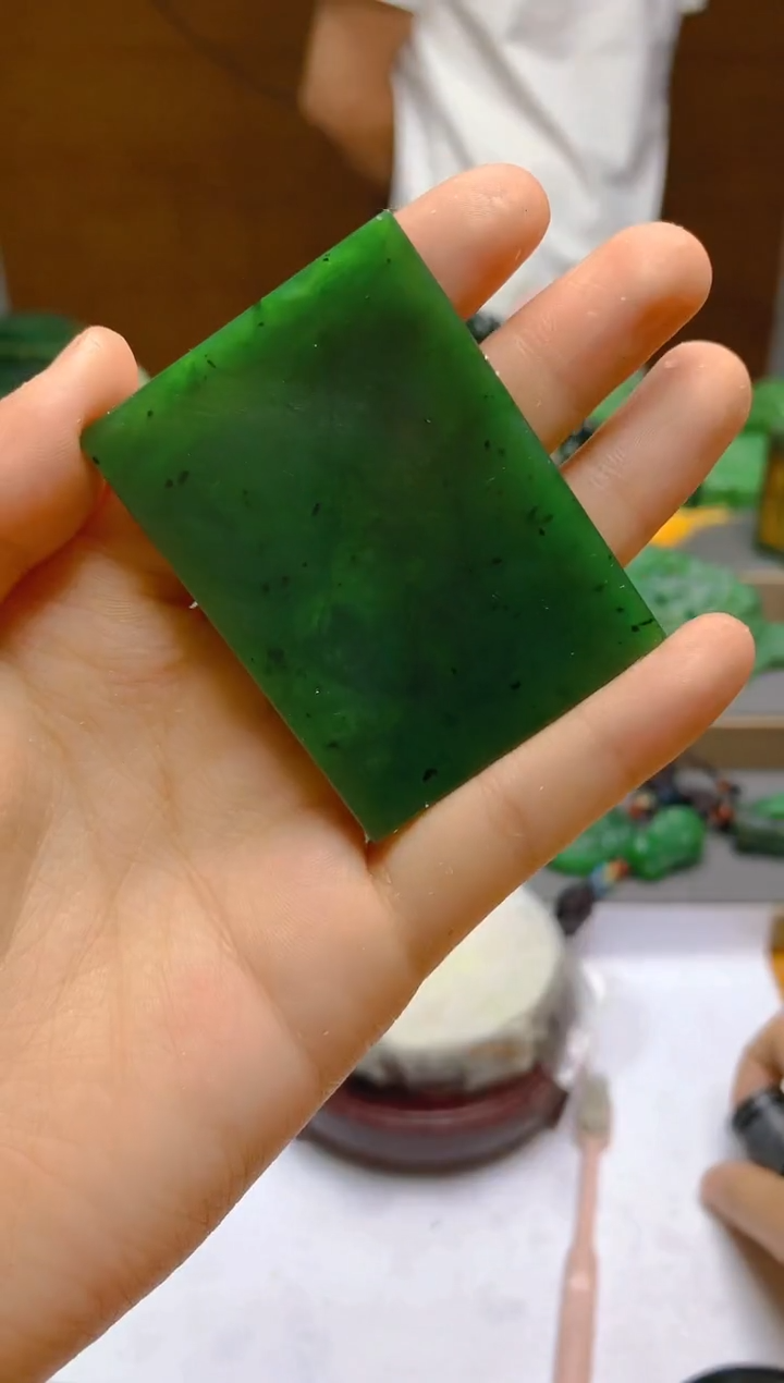 和田玉（碧玉）未镶嵌颈饰1