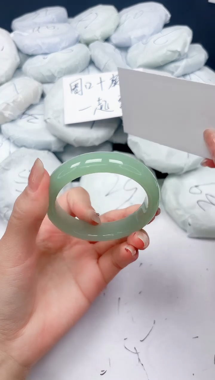 未镶嵌手镯石英质玉A398/5657