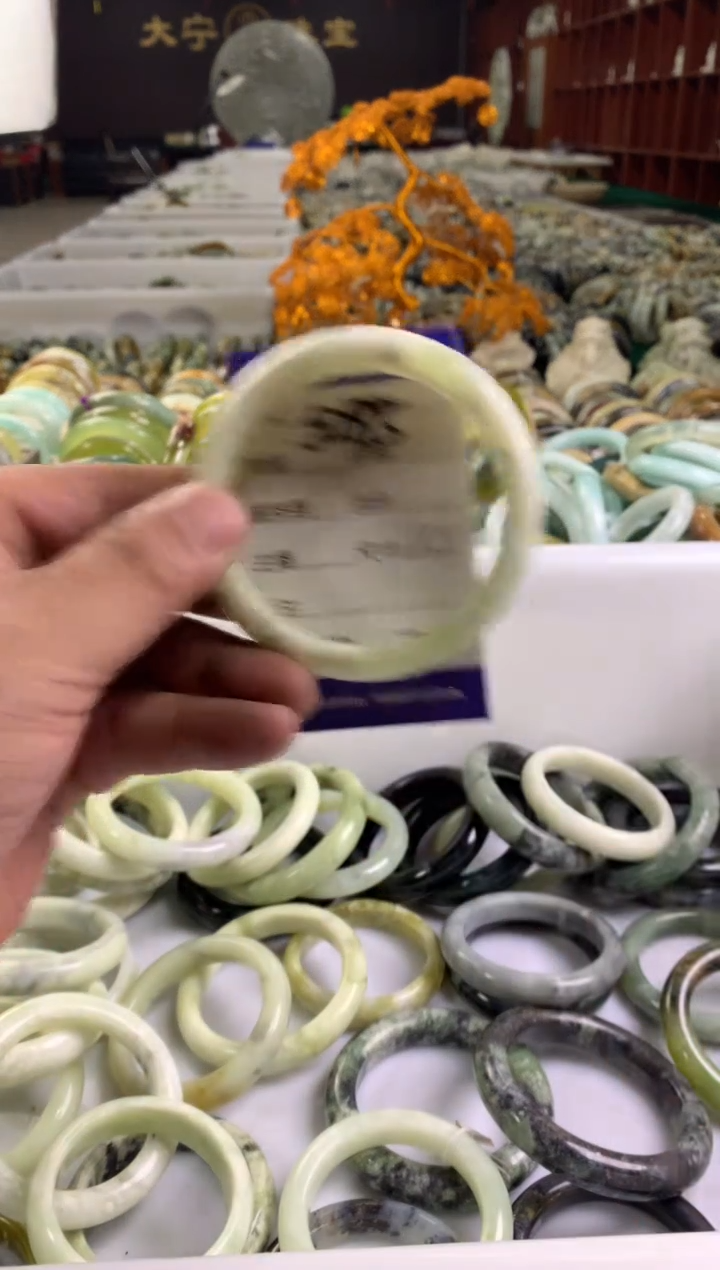 蛇纹石玉未镶嵌手镯5285