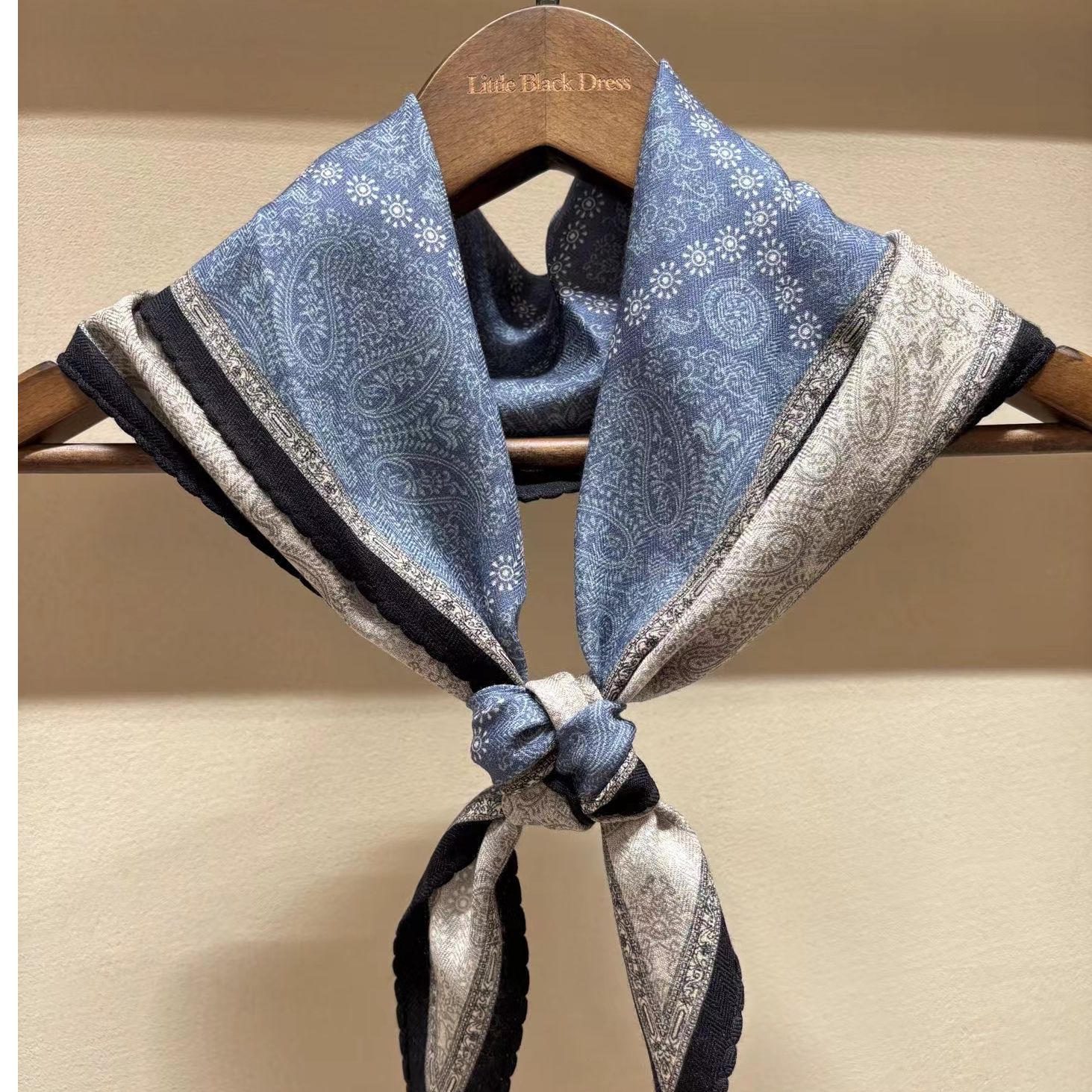 真丝羊毛双面蓝调方格130*40菱形巾披肩丝巾搭配围巾外搭G095