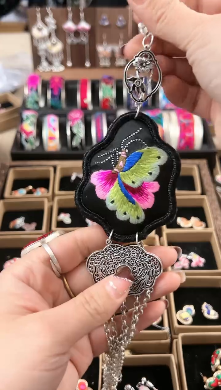 【闪购商品】织绣民族风老绣饰品388