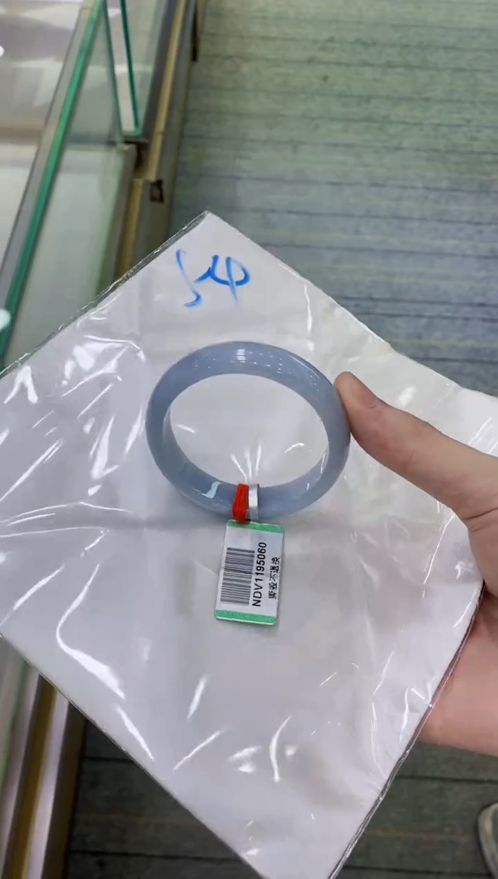 【闪购商品】翡翠手镯未镶嵌                  