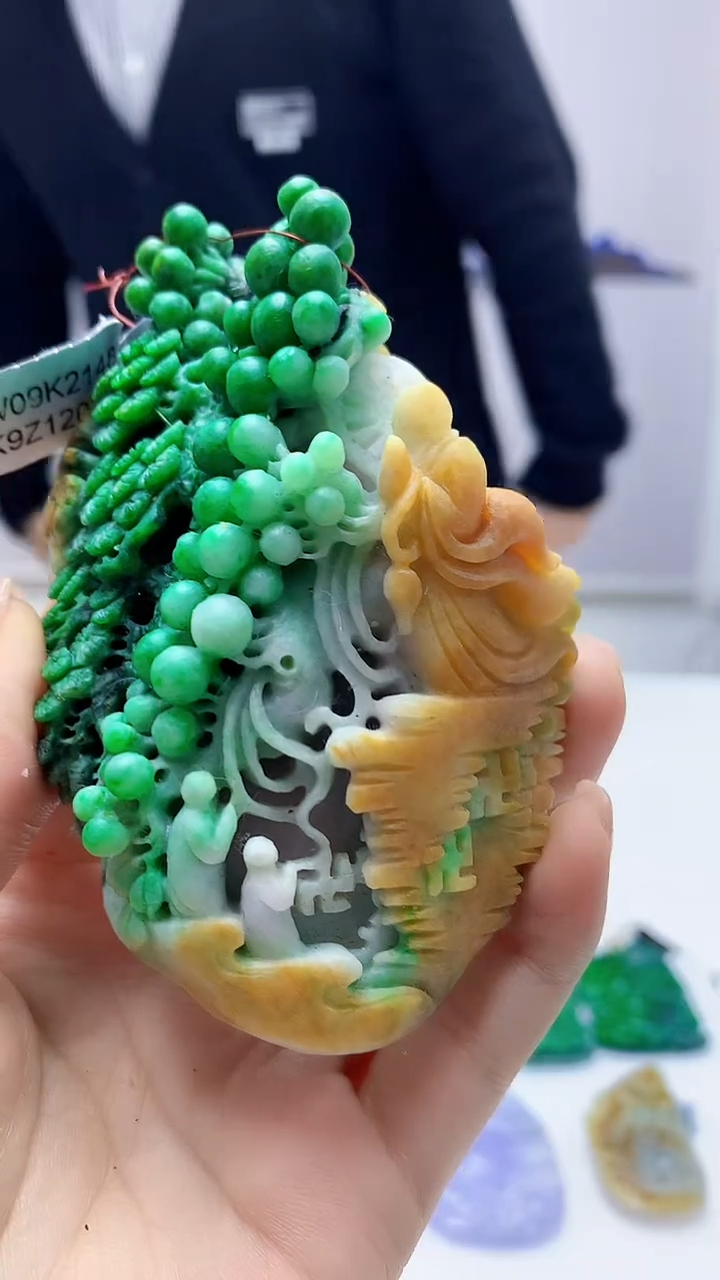 【闪购商品】定制翡翠未镶嵌5145mm-毛货挂件81