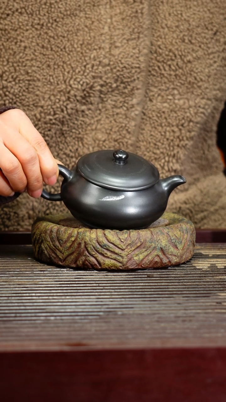 宜兴原矿紫砂壶茶壶宜兴原矿紫砂壶茶壶140C