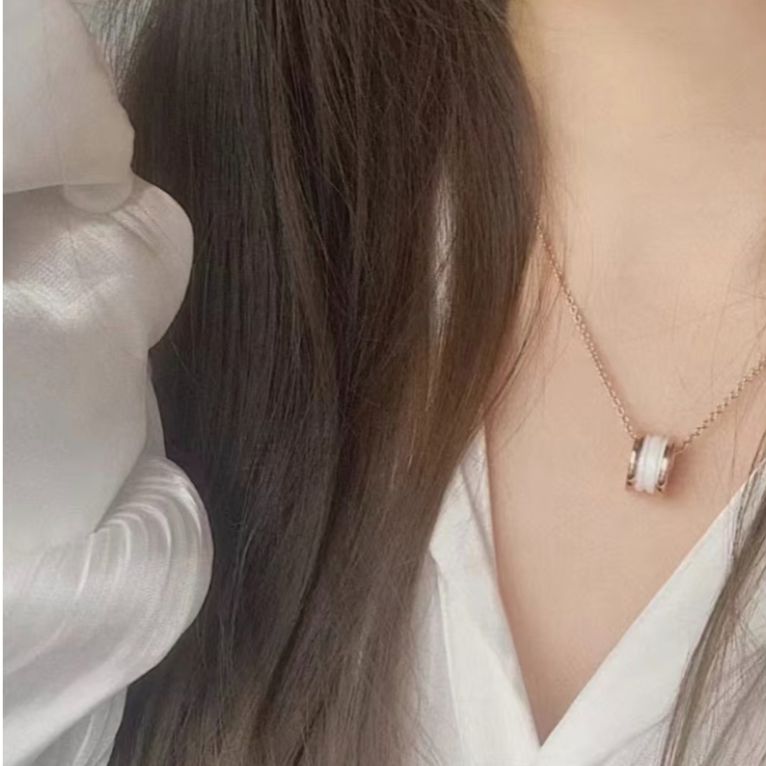 95新 BVLGARI/宝格丽 小花6欢 弹簧项链 三环扣 18K玫瑰金/白陶瓷