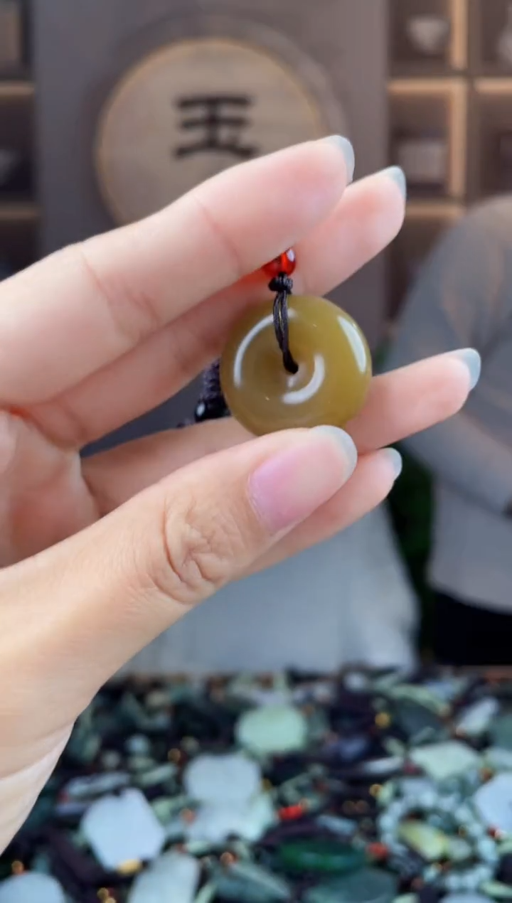 未镶嵌和田玉挂件拍一发一，多样性发货