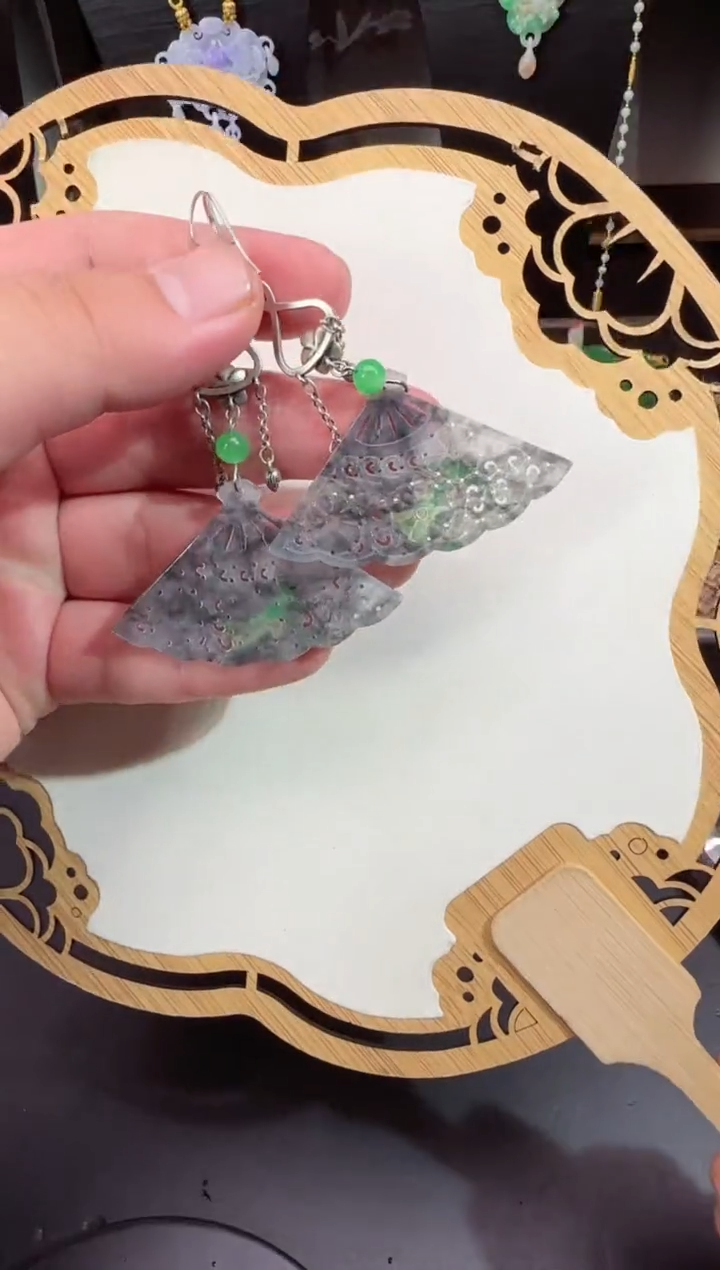 【闪购商品】翡翠颈饰未镶嵌牌子