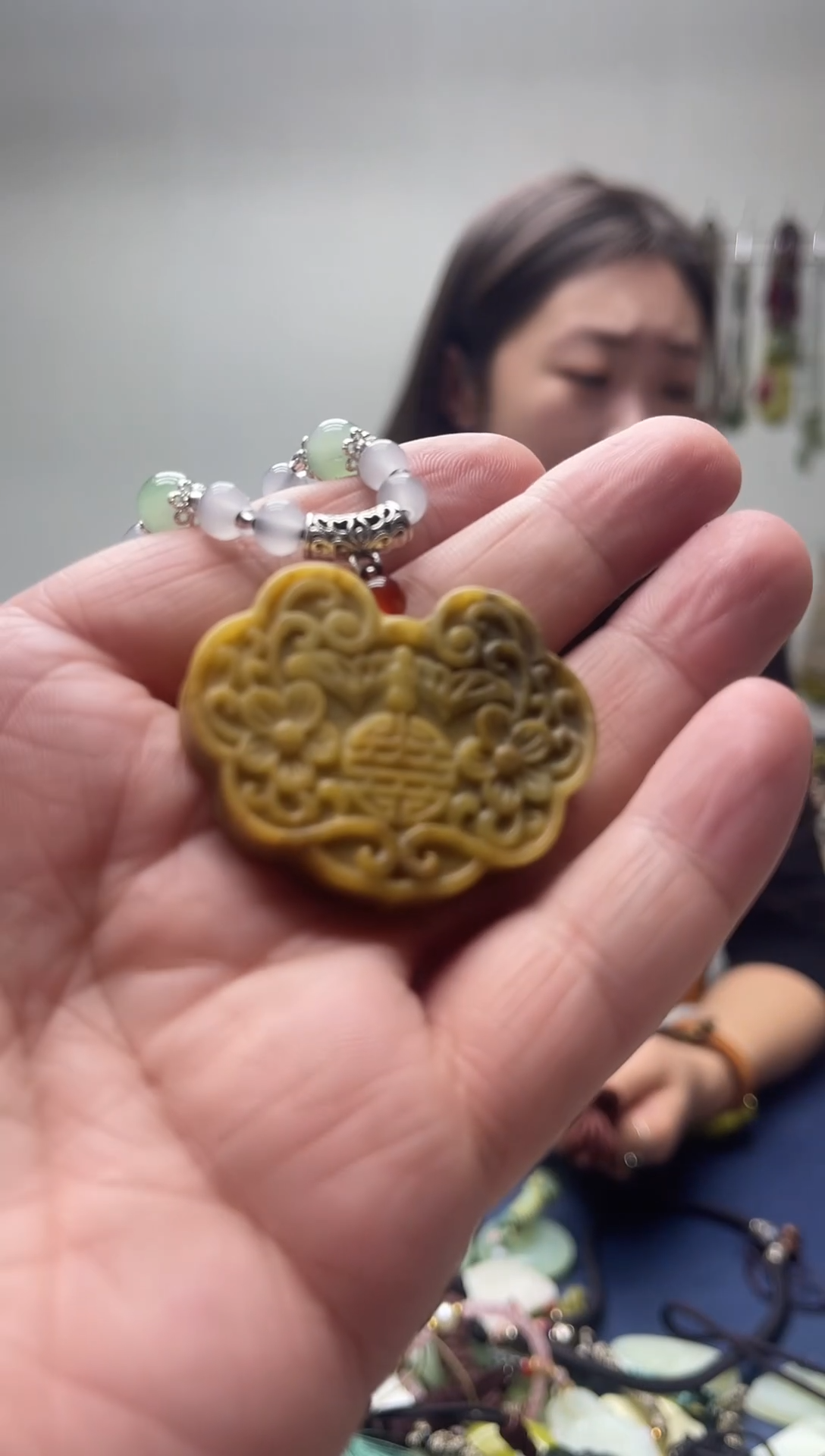 未镶嵌岫玉颈饰·