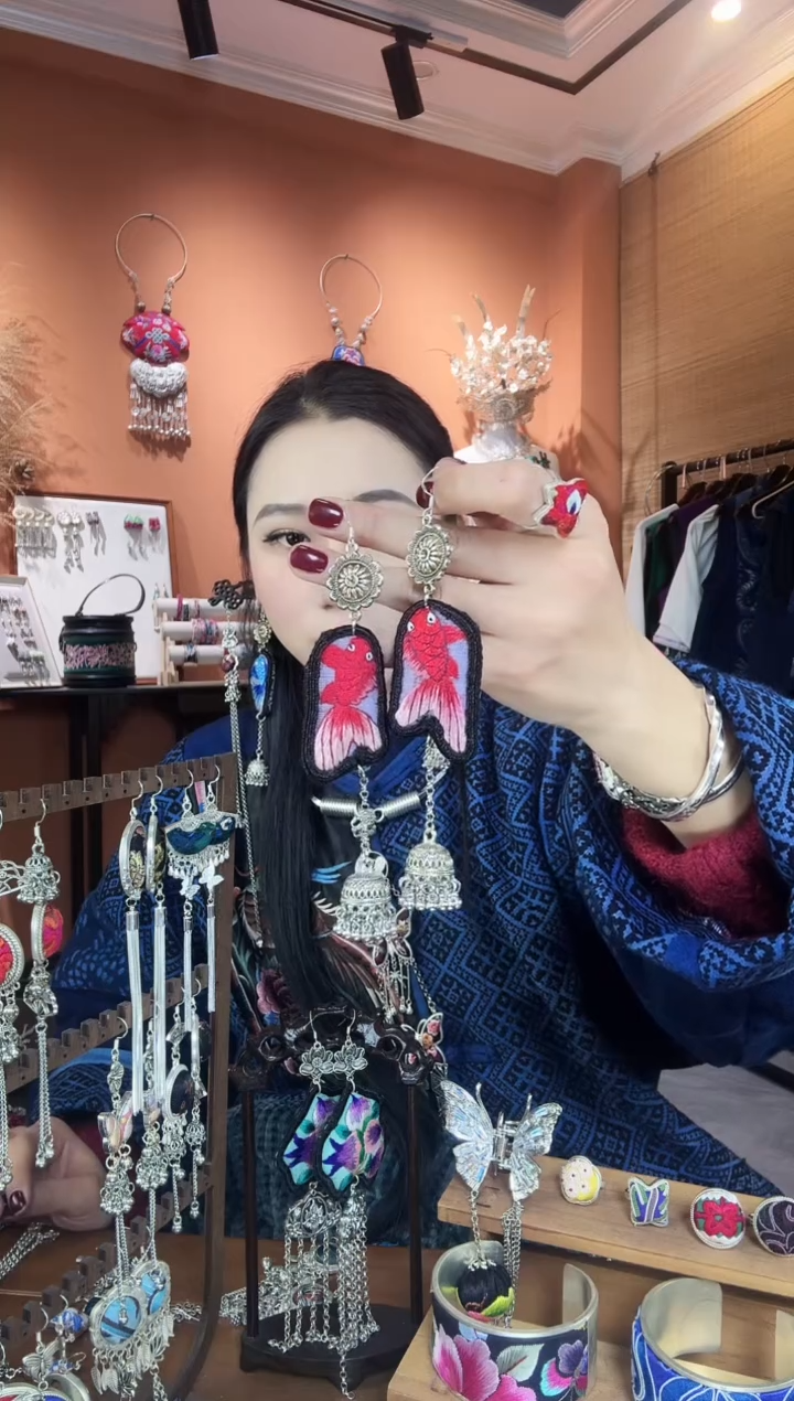 【闪购商品】刺绣纯手工民族风耳环