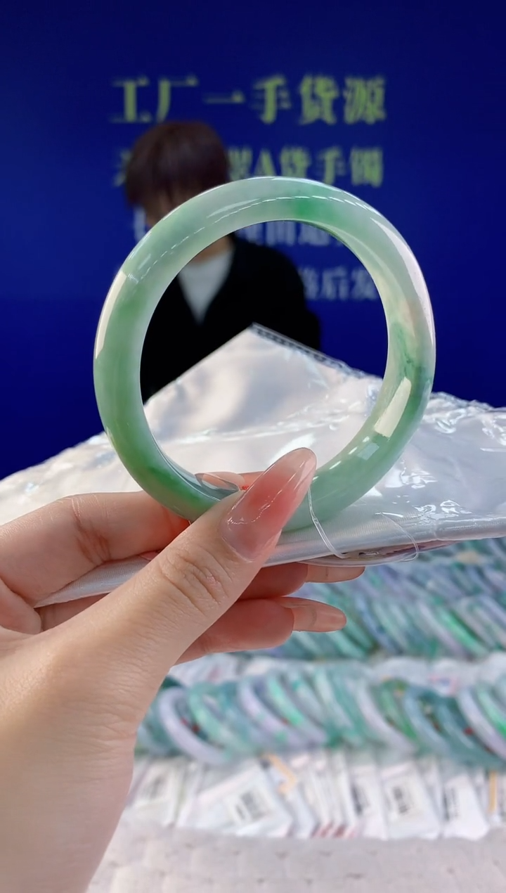 【闪购商品】翡翠手镯未镶嵌15天然A货翡翠