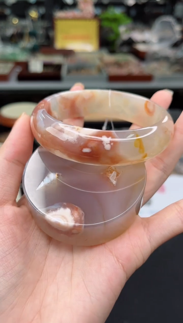 【闪购商品】石英质玉手镯未镶嵌64圈口（赠送镯心）6447301