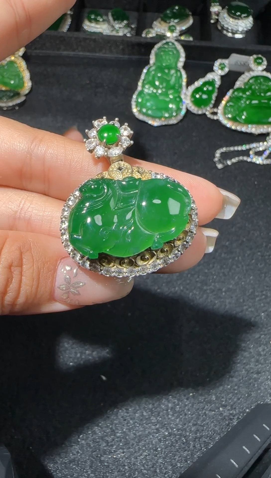 【闪购商品】翡翠吊坠(赠链)银S925镶嵌多样性发货拍一发一