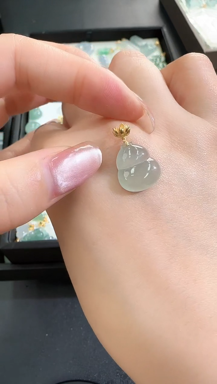 【闪购商品】翡翠颈饰18K金镶嵌250211200