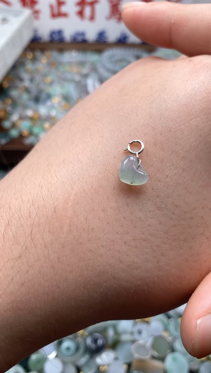 【闪购商品】翡翠颈饰未镶嵌哥哥