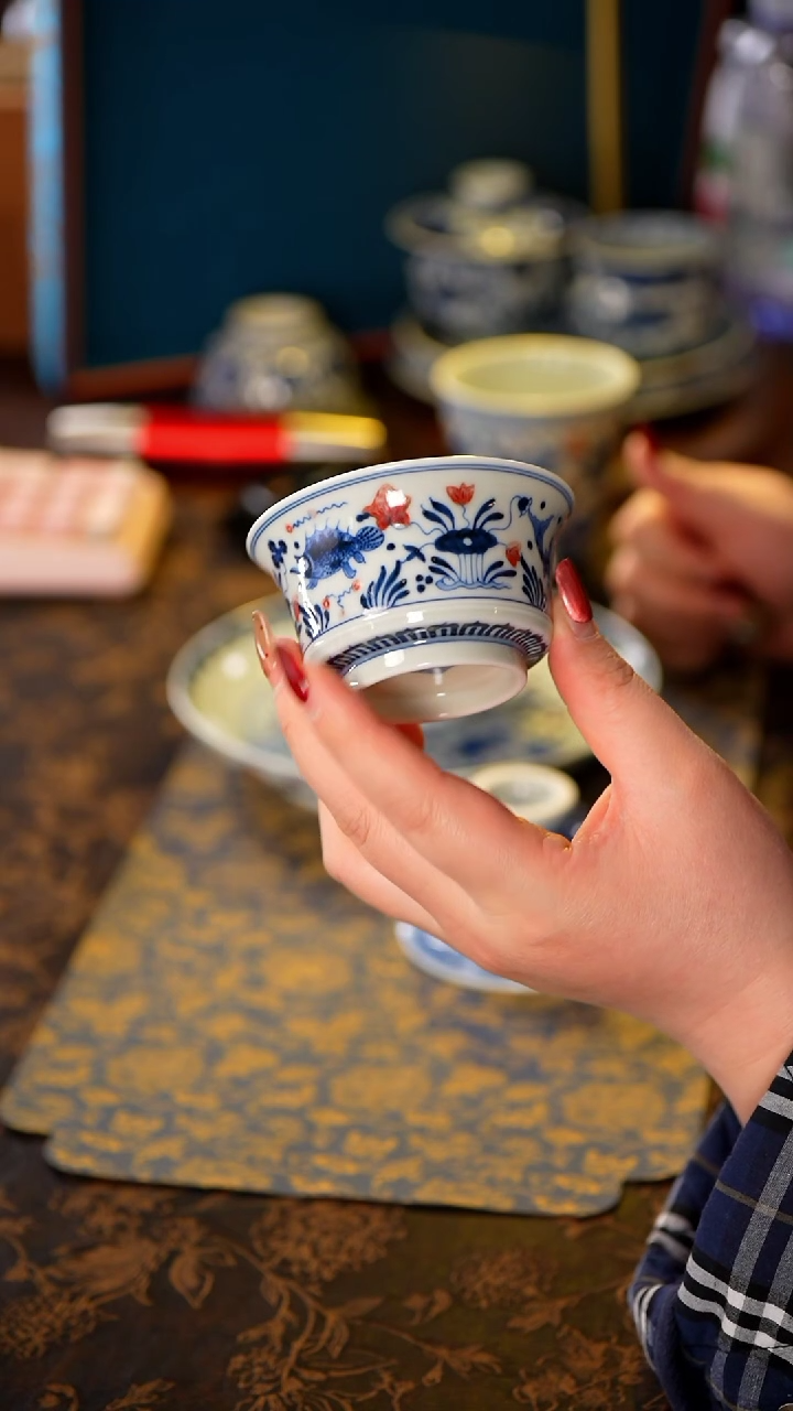 【闪购商品】屹朴青花釉里红鱼藻马蹄杯