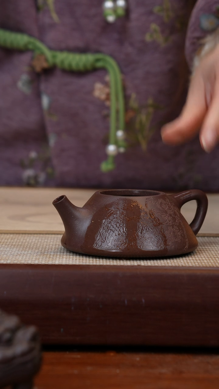 茶壶紫砂文瓢140C大水潭底槽青手工刻绘花鸟