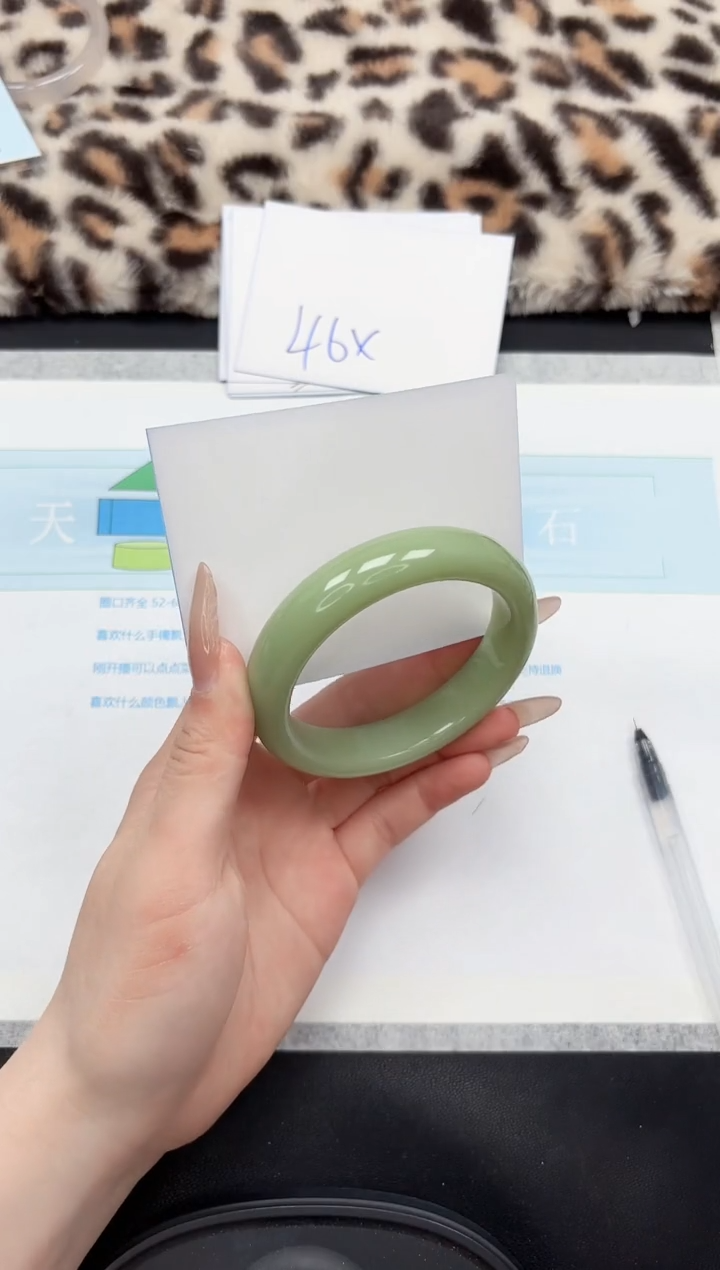 【闪购商品】石英质玉手镯未镶嵌258-58