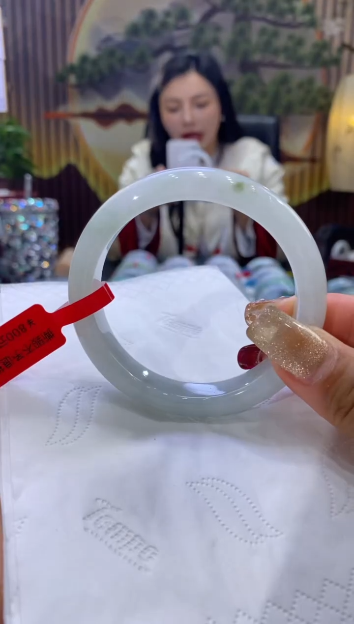 【闪购商品】翡翠手镯未镶嵌多人08127