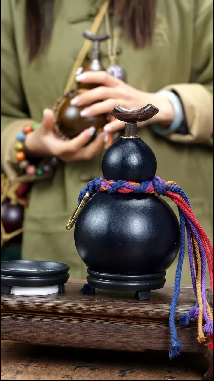 YC010简约大漆款天然酒葫芦（一物一拍）