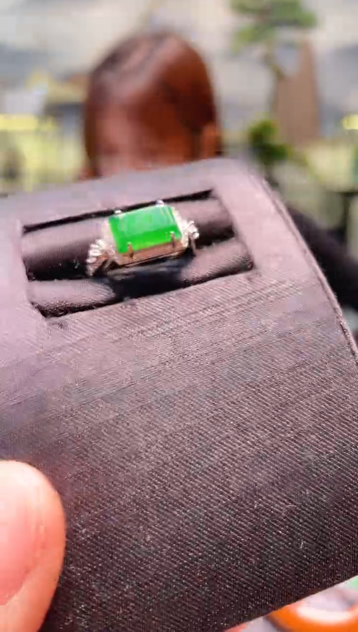 【闪购商品】翡翠戒指银S925镶嵌A7天然A货翡翠