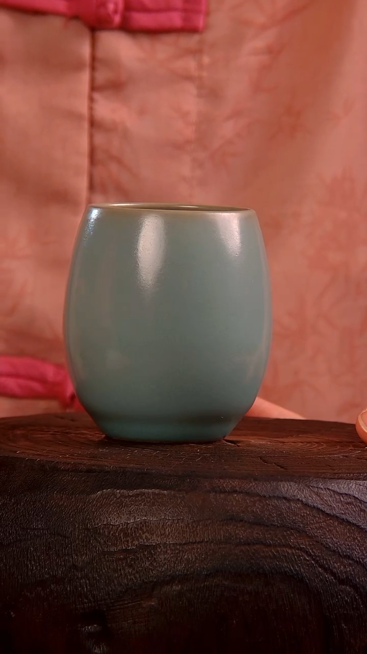 瓷片宝丰汝瓷 带款龙蛋杯  234