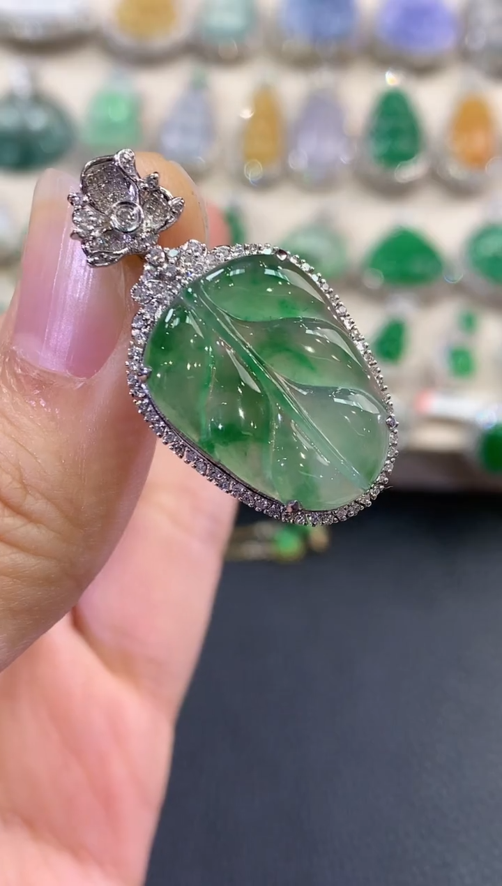 【闪购商品】翡翠吊坠(不含链)18K金镶嵌 C64