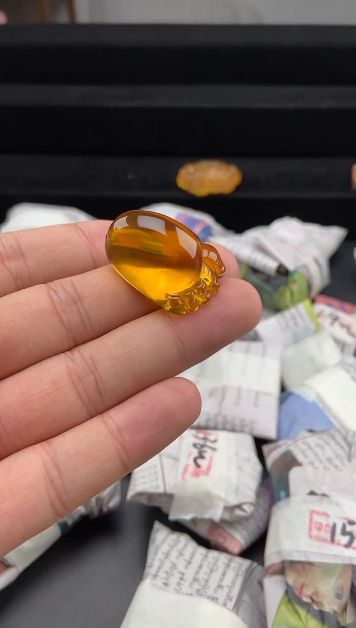 琥珀颈饰未镶嵌脚丫吊坠