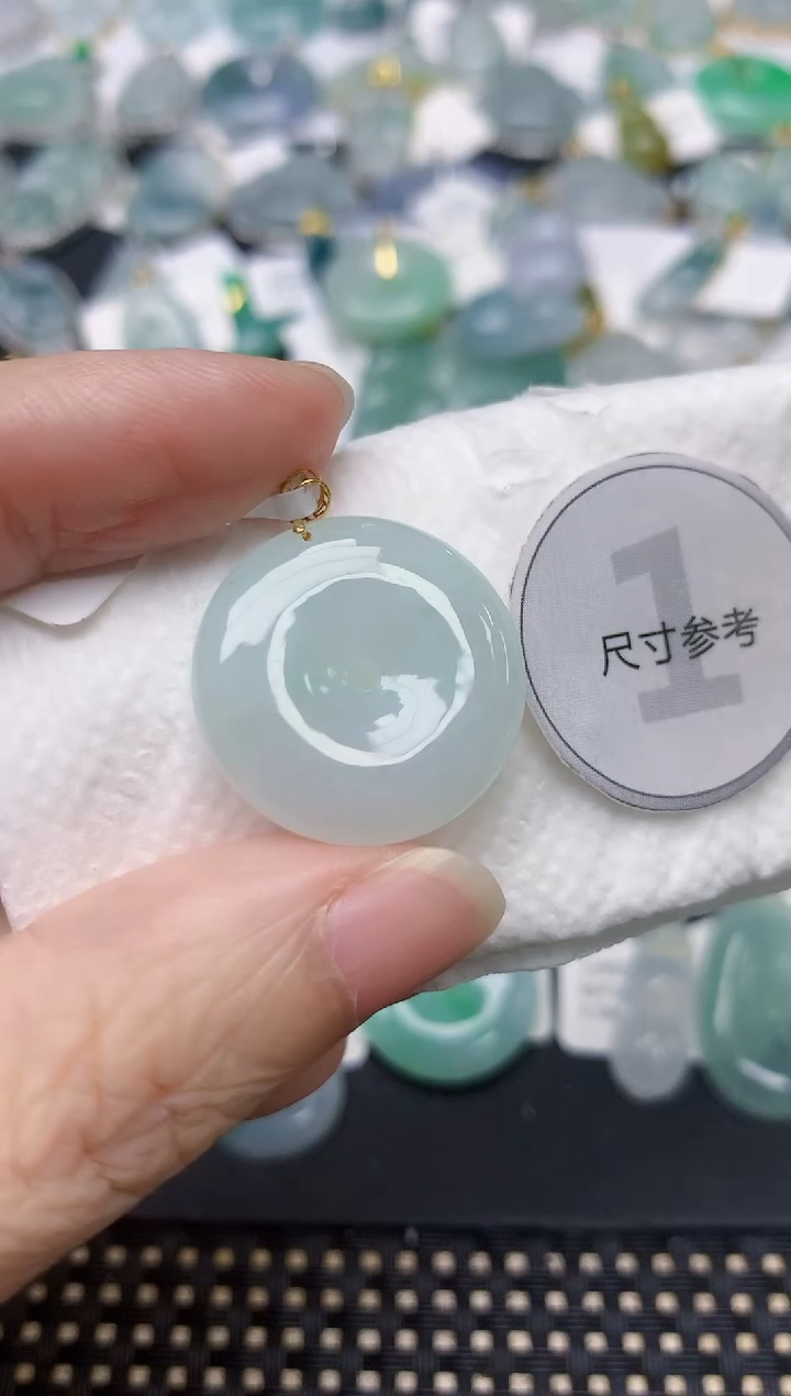 颈饰18K金镶嵌翡翠天然缅甸A货翡翠