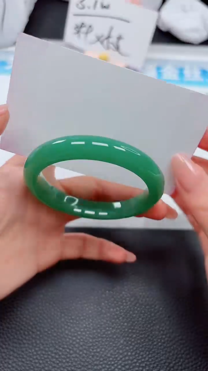 【闪购商品】石英质玉手镯未镶嵌444