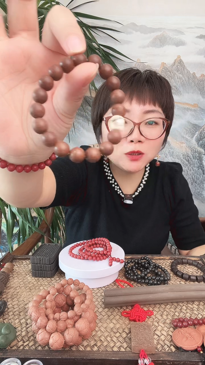  鹅梨帐中香手串  