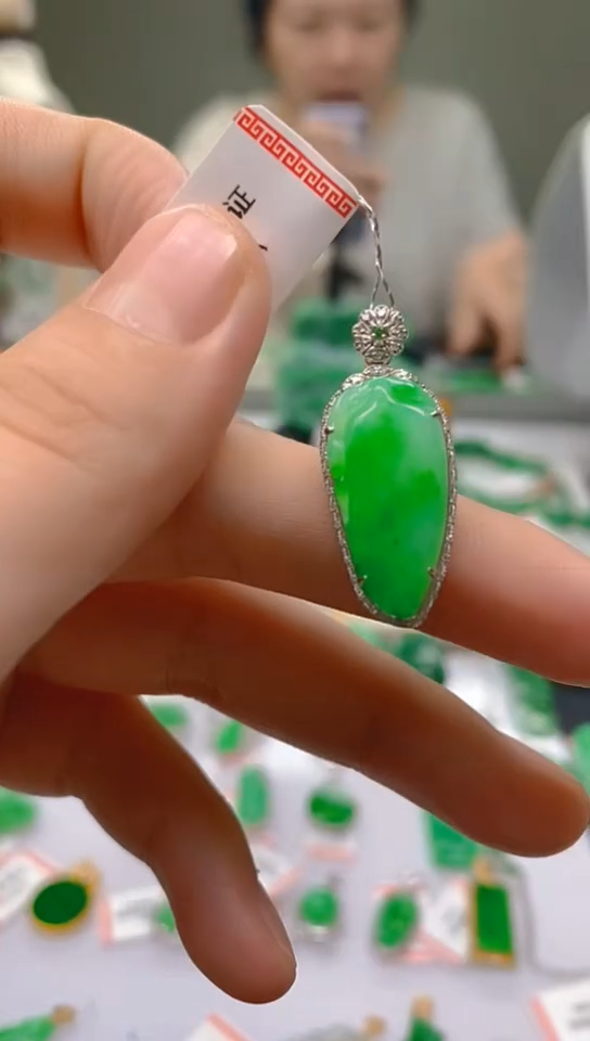 【闪购商品】翡翠颈饰18K金镶嵌新号开播，全场乱卖