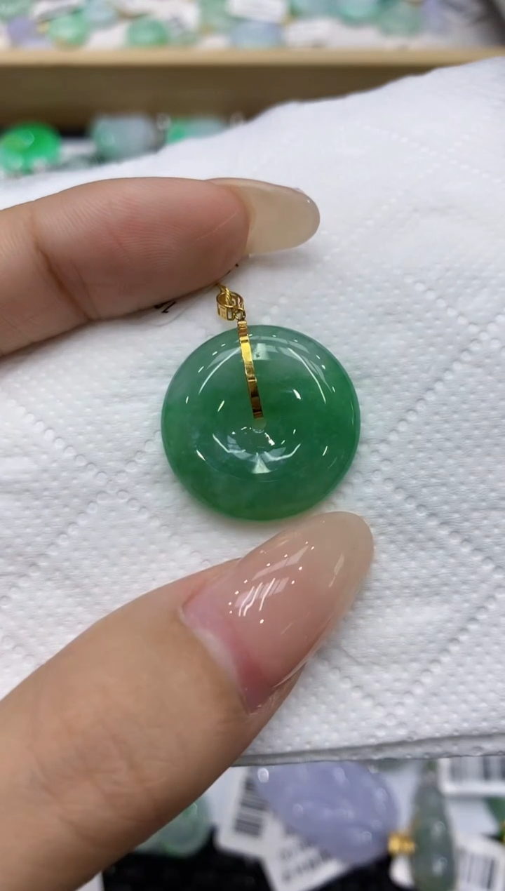 翡翠18K金镶嵌颈饰 111111111111