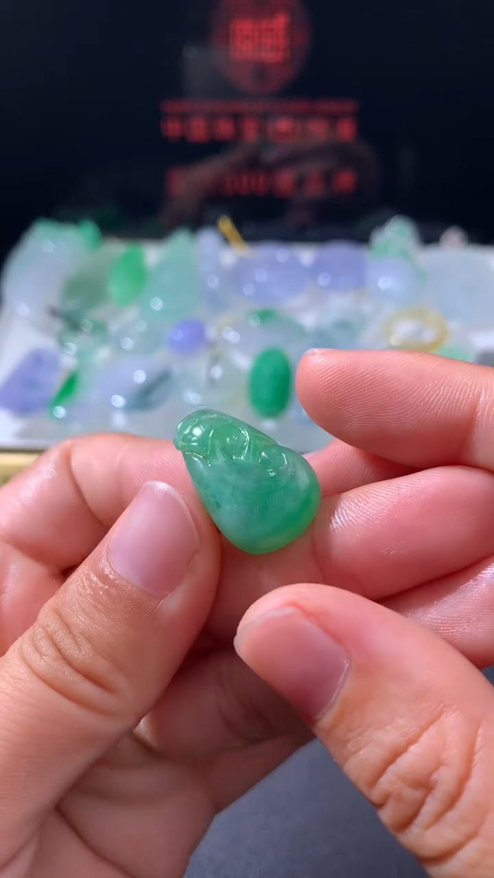 未镶嵌定制翡翠     