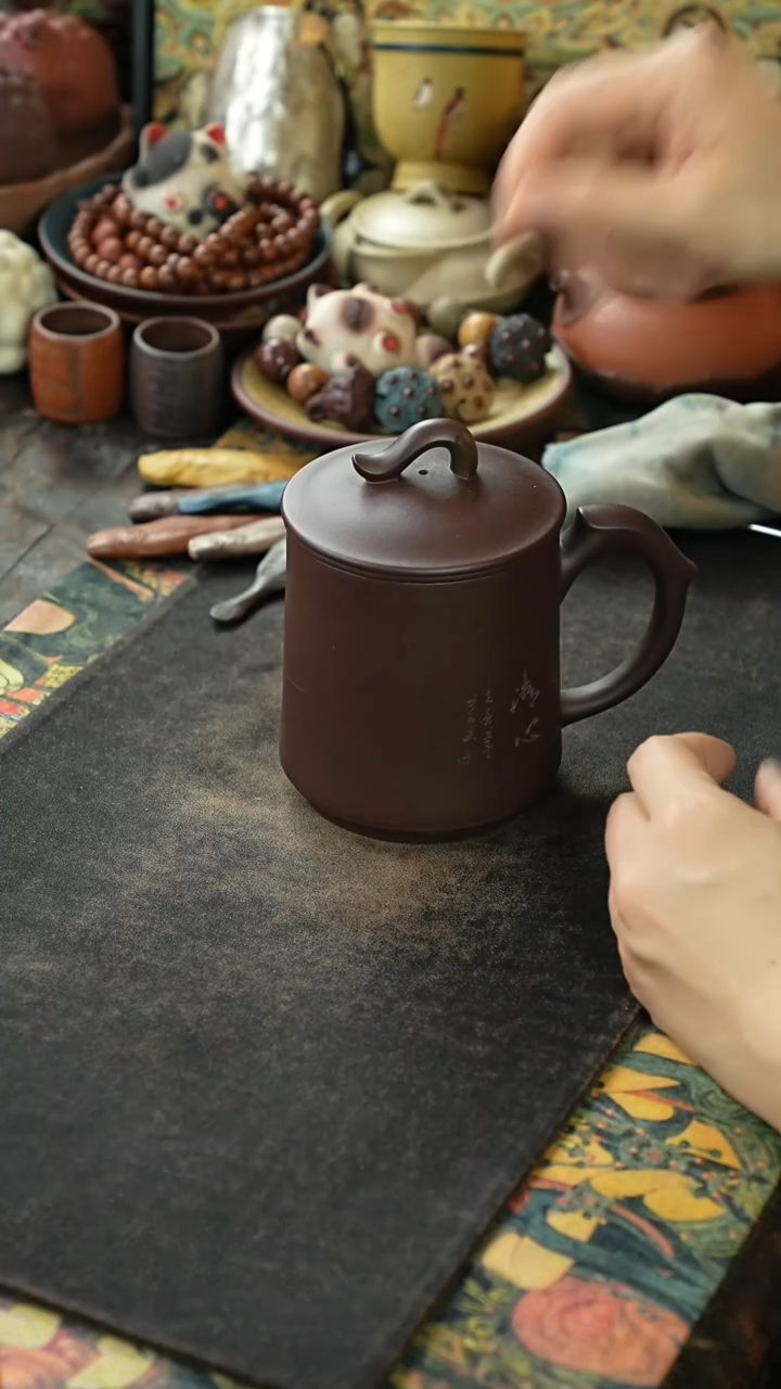 底槽清刻绘清心三件套紫砂盖杯