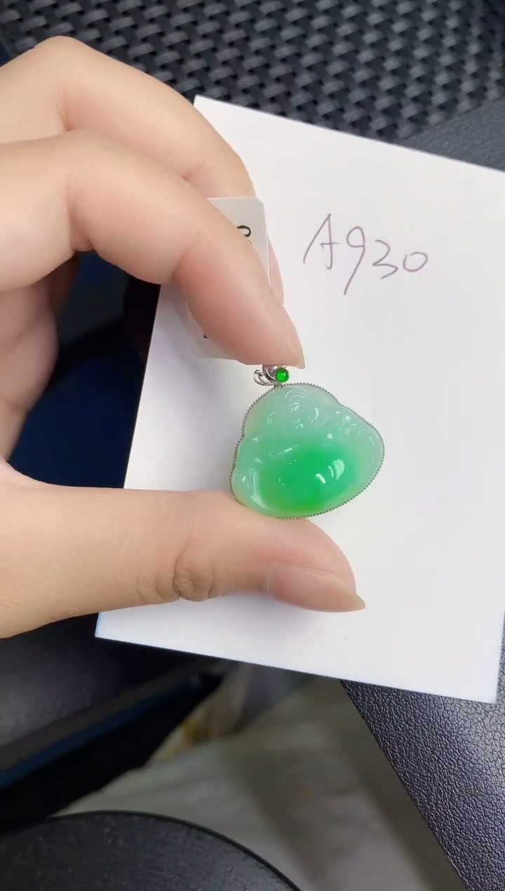 翡翠18K金镶嵌颈饰000000000