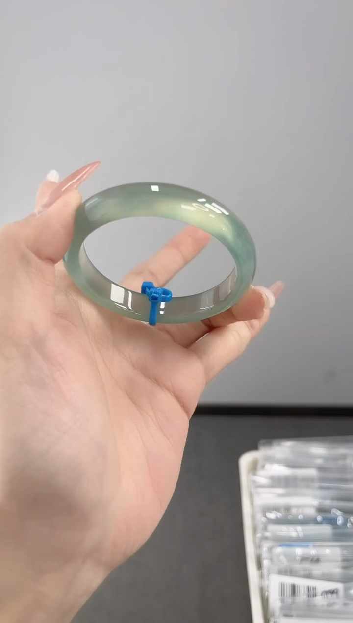 【闪购商品】玛瑙/玉髓手镯未镶嵌51-52圈