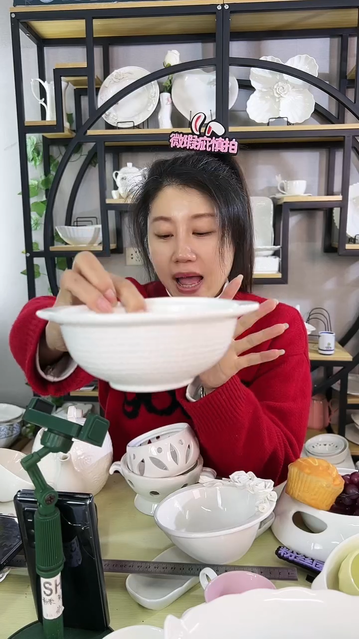 【闪购商品】陶瓷浮雕双耳碗拍一发二