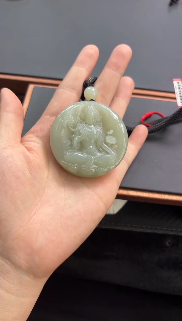 【闪购商品】和田玉把件未镶嵌且末微色差近矿把件